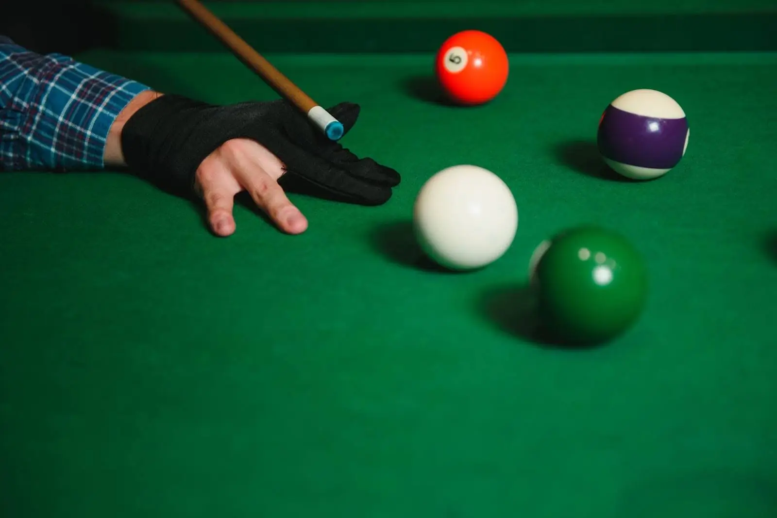 Billiard Gloves and Bridge Sticks